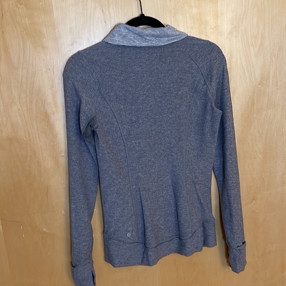 Woman’s Lululemon Long-sleeve Quarter Zip - Picture 6 of 7